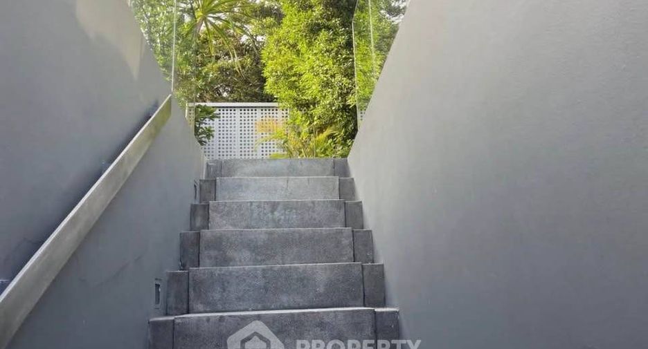 Condo en alquiler de 3 habitaciones en Watthana, Bangkok