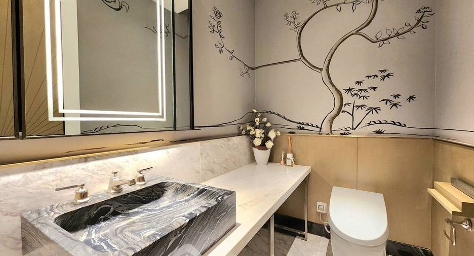For rent 3 ベッドルーム condo in Khlong San, Bangkok