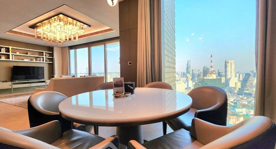For rent 3 ベッドルーム condo in Khlong San, Bangkok