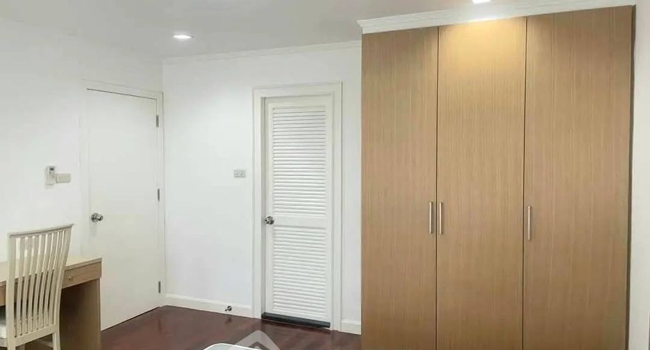 For rent 3 bedrooms condo in Khlong Toei, Bangkok