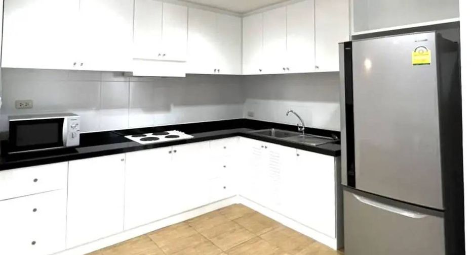 For rent 3 bedrooms condo in Khlong Toei, Bangkok