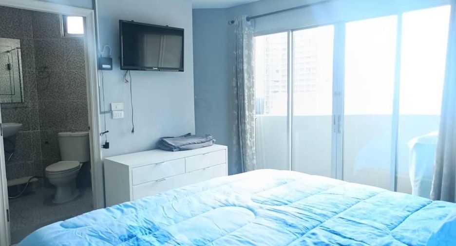 For rent 2 bedrooms condo in Watthana, Bangkok