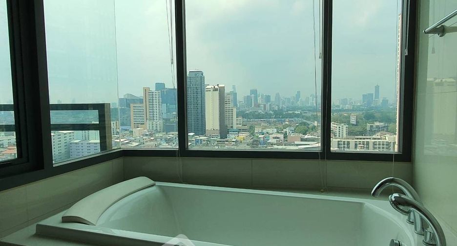 For rent 2 bedrooms condo in Khlong Toei, Bangkok