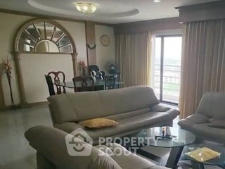 For sale 3 bedrooms condo in Bang Phlat, Bangkok