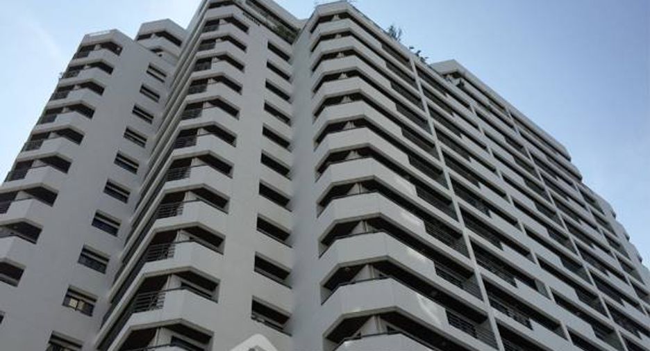 For sale 3 bedrooms condo in Bang Phlat, Bangkok