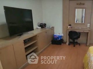 For sale 3 bedrooms condo in Bang Phlat, Bangkok