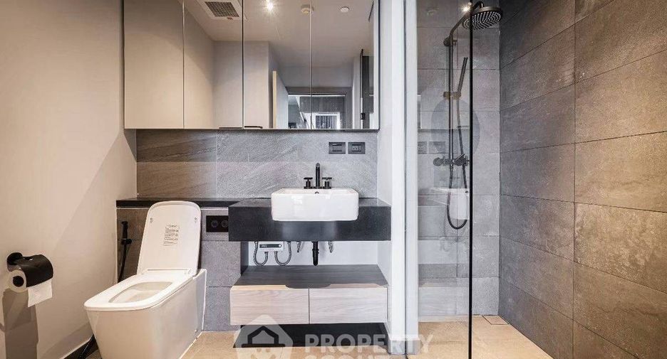 For rent 2 ベッドルーム condo in Watthana, Bangkok
