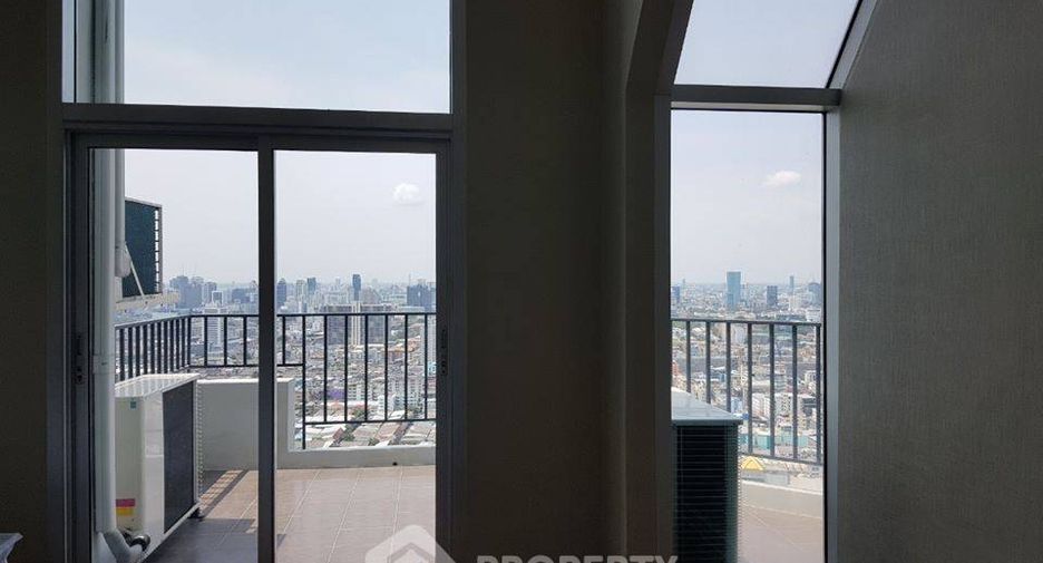 For sale 3 bedrooms condo in Huai Khwang, Bangkok
