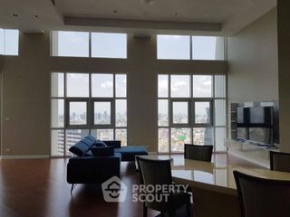 For sale 3 bedrooms condo in Huai Khwang, Bangkok