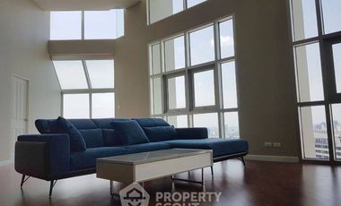 For sale 3 bedrooms condo in Huai Khwang, Bangkok