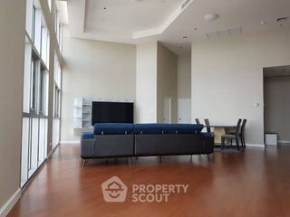 For sale 3 bedrooms condo in Huai Khwang, Bangkok