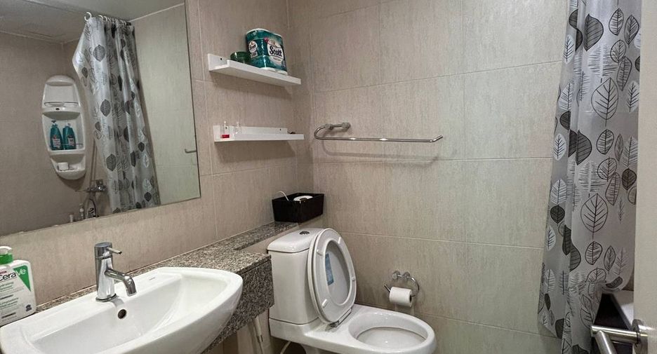 For rent and for sale 1 bed condo in Watthana, Bangkok