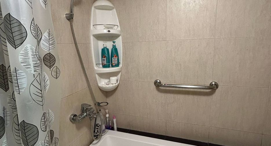 For rent and for sale 1 bed condo in Watthana, Bangkok
