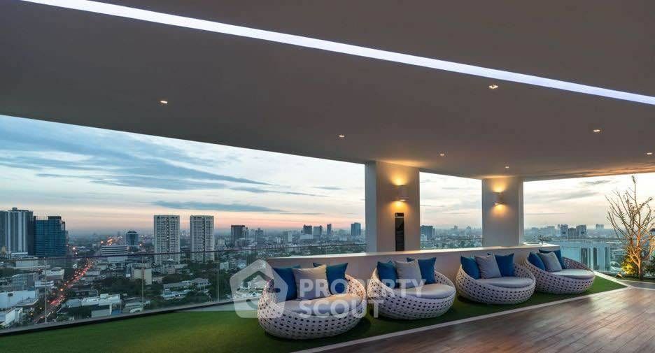 For sale 2 bedrooms condo in Watthana, Bangkok