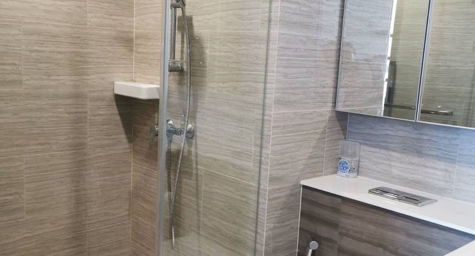 À louer et à vendre 1 chambre condo à Bang Na, Bangkok