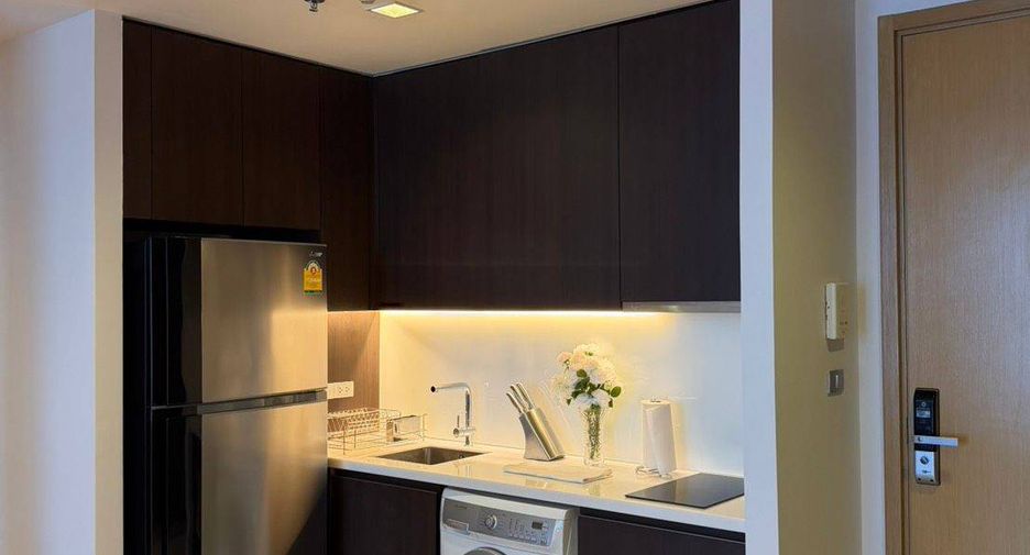 For sale 2 ベッドルーム condo in Khlong Toei, Bangkok