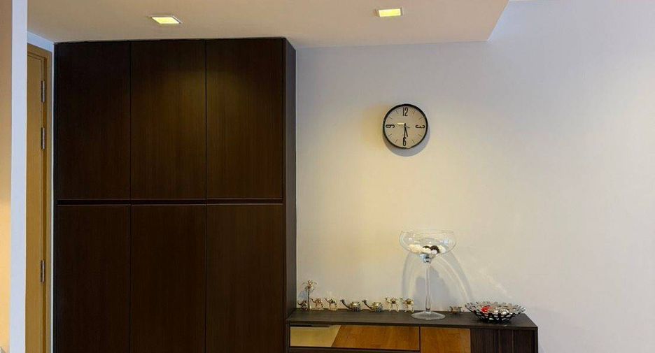 For sale 2 ベッドルーム condo in Khlong Toei, Bangkok