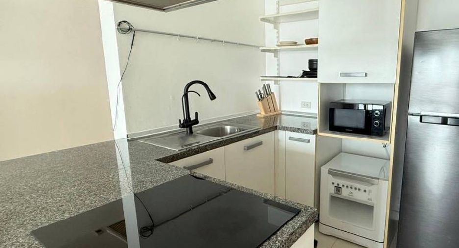 For sale 2 bedrooms condo in Khlong Toei, Bangkok