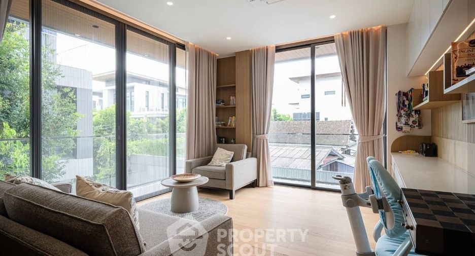 For rent and for sale 5 bedrooms condo in Wang Thonglang, Bangkok