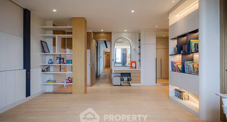 For rent and for sale 5 bedrooms condo in Wang Thonglang, Bangkok