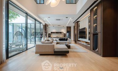 For rent and for sale 5 bedrooms condo in Wang Thonglang, Bangkok