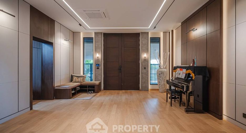 For rent and for sale 5 bedrooms condo in Wang Thonglang, Bangkok
