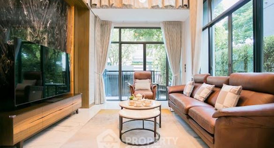 For sale 3 bedrooms house in Wang Thonglang, Bangkok