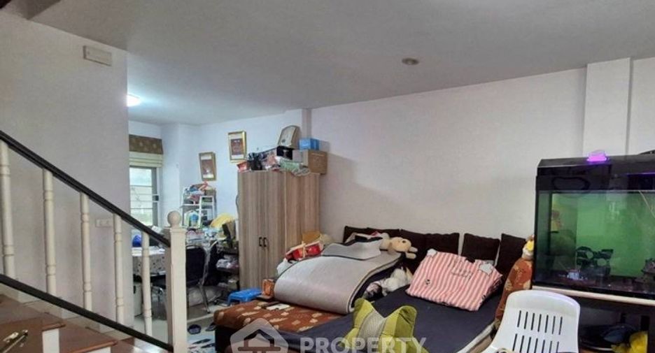 Casa adosada en venta de 3 habitaciones en Phasi Charoen, Bangkok