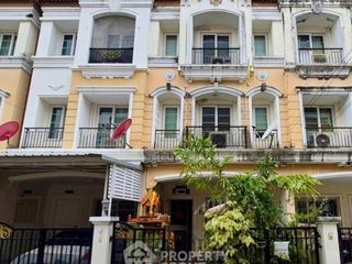 Casa adosada en venta de 3 habitaciones en Phasi Charoen, Bangkok