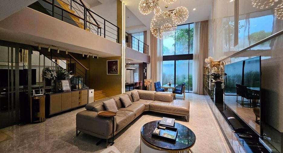 For rent and for sale 3 bedrooms townhouse in Lat Phrao, Bangkok