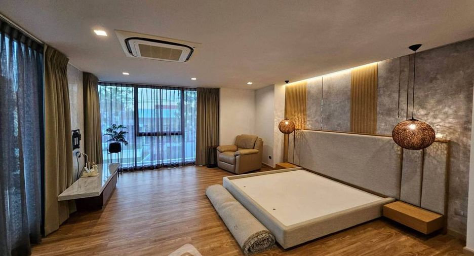 For rent and for sale 3 bedrooms townhouse in Lat Phrao, Bangkok