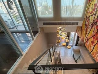 Condo en venta de 3 habitaciones en Yan Nawa, Bangkok