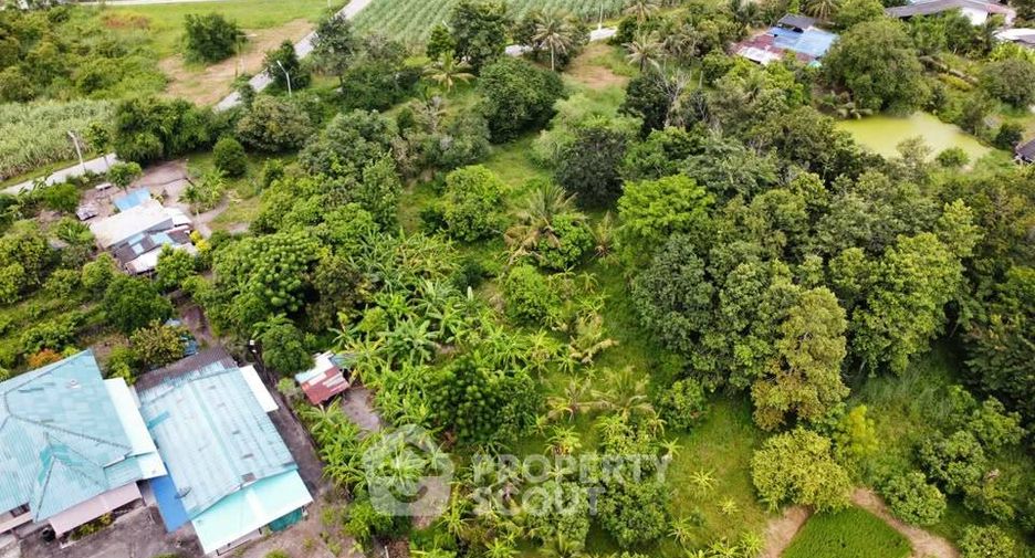 À vendre 1 chambre maison à Ban Bueng, Chonburi