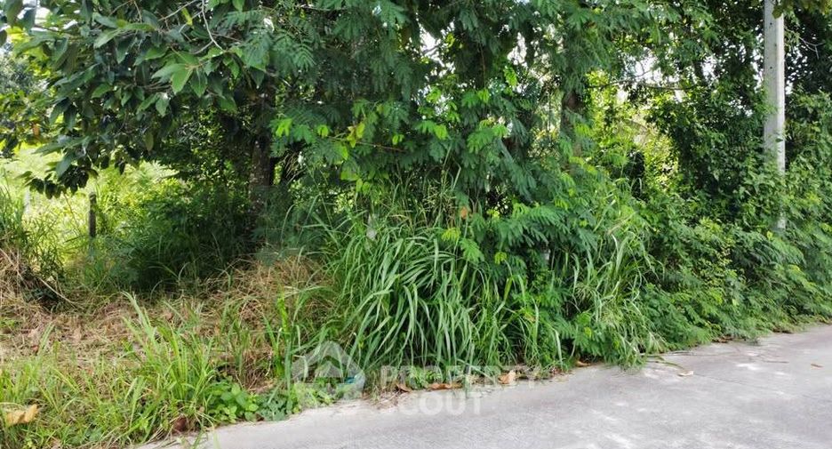 À vendre 1 chambre maison à Ban Bueng, Chonburi