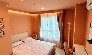 À vendre 2 chambres condo à Huai Khwang, Bangkok