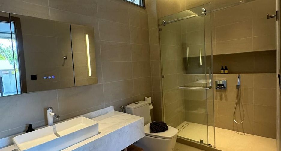 For rent 4 bedrooms villa in Mueang Phuket, Phuket