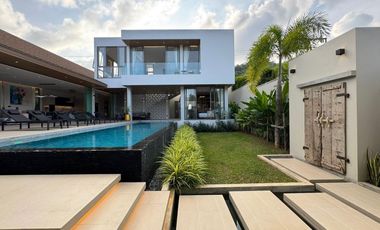 For rent 4 bedrooms villa in Mueang Phuket, Phuket
