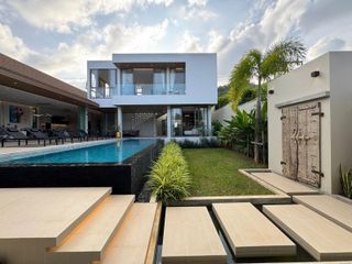 For rent 4 bedrooms villa in Mueang Phuket, Phuket
