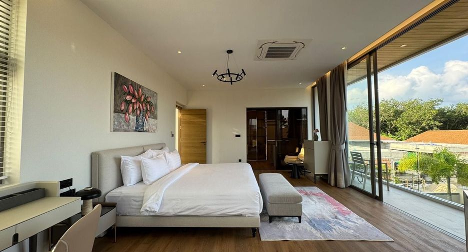 For rent 4 bedrooms villa in Mueang Phuket, Phuket