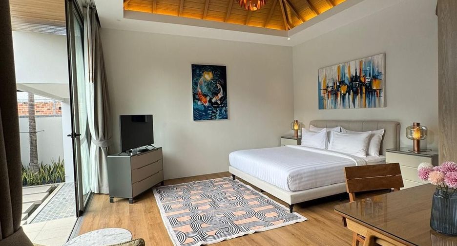 For rent 4 bedrooms villa in Mueang Phuket, Phuket