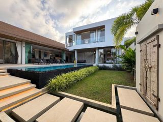 For rent 4 bedrooms villa in Mueang Phuket, Phuket
