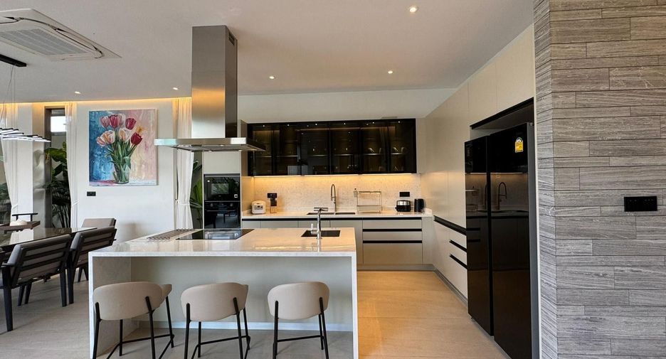 For rent 4 bedrooms villa in Mueang Phuket, Phuket