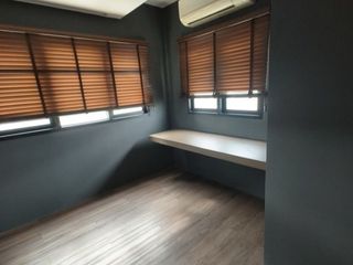 À vendre 2 chambres condo à Bang Na, Bangkok