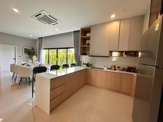 Villa zum Kauf mit 5 Zimmer in Bang Lamung, Chonburi