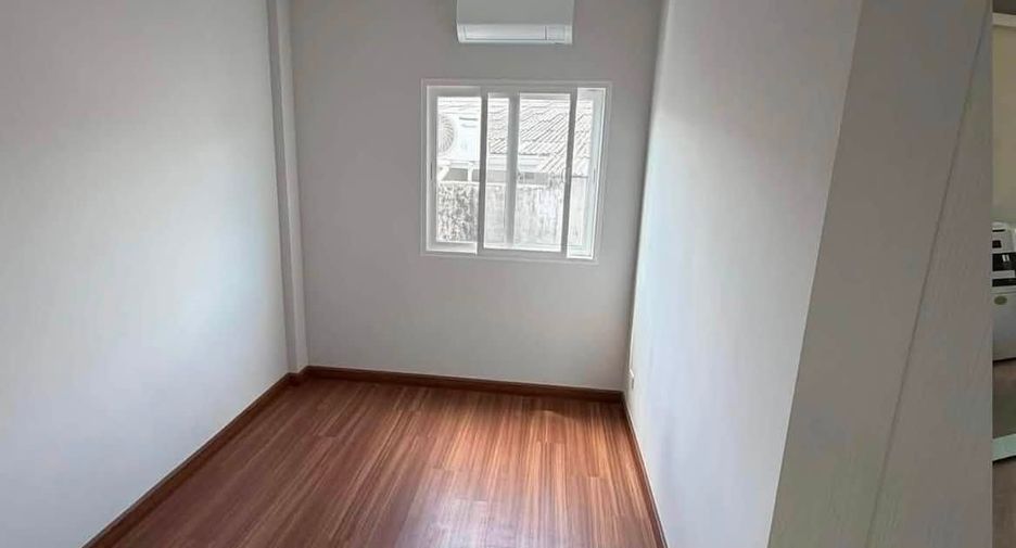 For rent 3 bedrooms townhouse in Mueang Phuket, Phuket