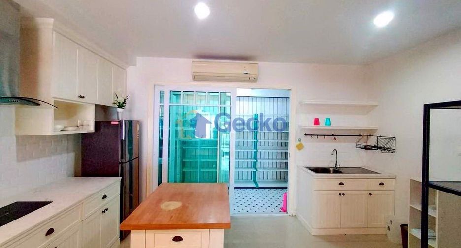 Haus zur Miete mit 3 Zimmer in Huay Yai, Pattaya