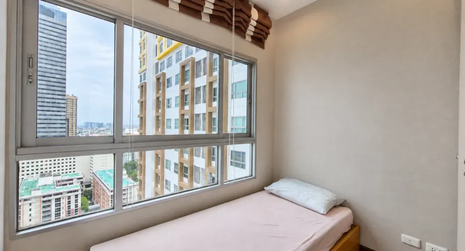 出售 2 卧室 公寓 在 Khlong San, 曼谷