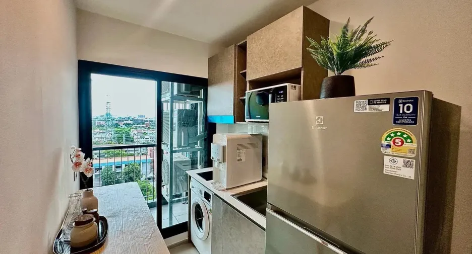 For sale 2 bedrooms condo in Mueang Samut Prakan, Samut Prakan