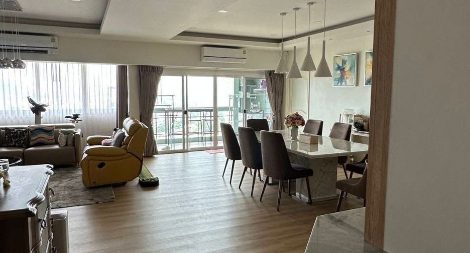For sale 3 bedrooms condo in Suan Luang, Bangkok