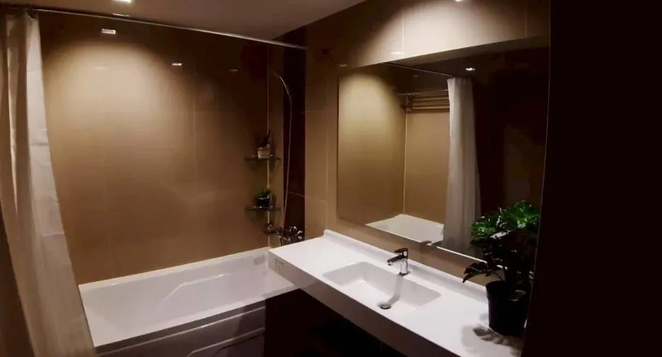 À louer 2 chambres condo à Phra Khanong, Bangkok